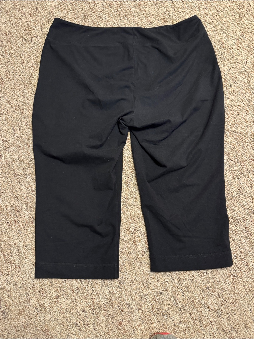 Women with Control Black Stretch Capri Leggings 18" - Picture 3 of 4